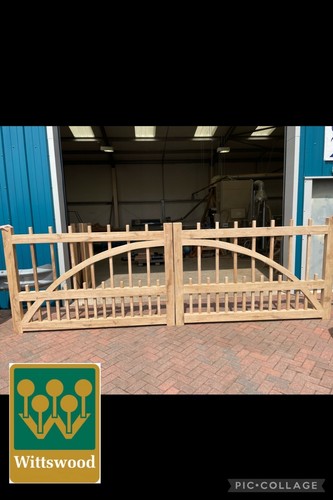Oak driveway gates pair - gates,