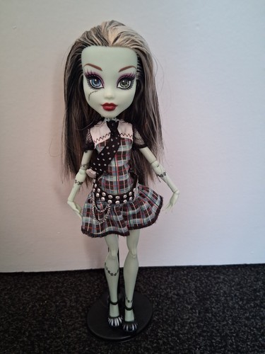 Monster high doll - monster,