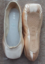 Bloch Pointe Shoes Balance