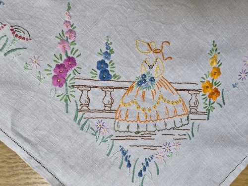 Vintage hand embroidered linen - vintage,