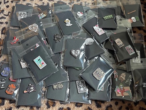 Pin badges horror - badges,