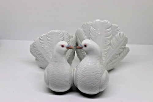 Lladro couple doves - couple, kissing