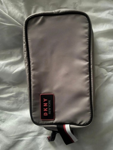 Dkny vanity makeup wash - makeup,