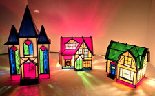 VTG Grandeur Noel Stained Glass Village Houses Church Light Up Tiffany Style Box