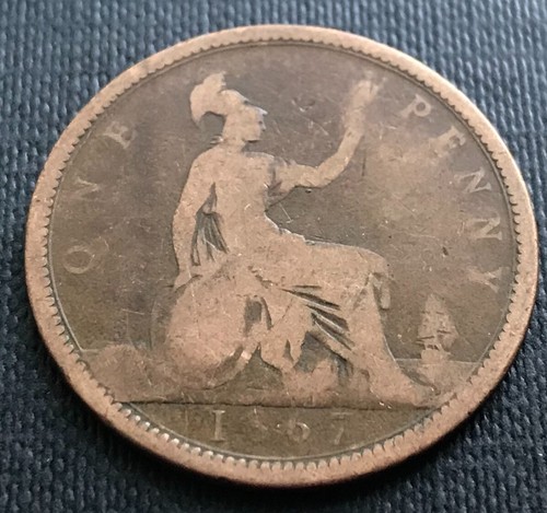 1867 queen victoria bun - 1867, head
