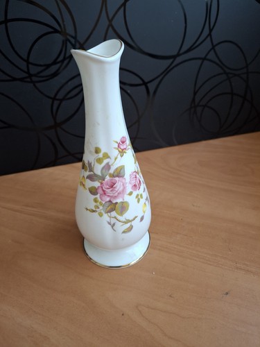 Small vintage royal taro - taro, vase