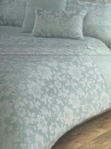 Julian charles home lottie - julian,