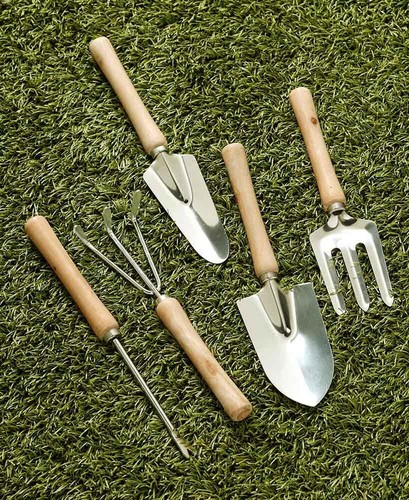 Set garden utility - of,