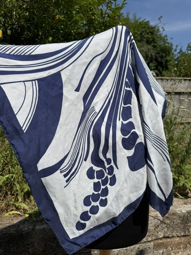 Vintage white navy abstract - vintage,