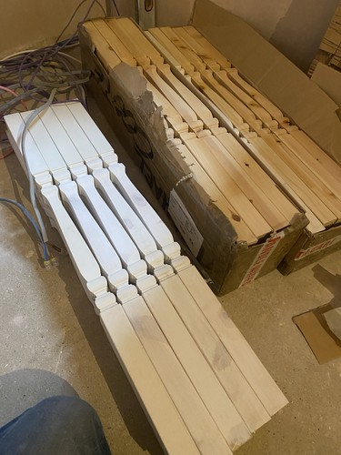 Stair spindles turned pine - spindles,,