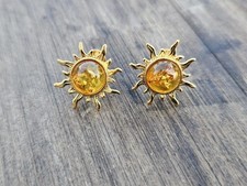 small earrings with brown