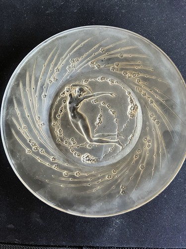 Rene lalique une figurine - rene,