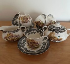 Royal Worcester Palissy Game Series - Set of 5 Tea Cups & Saucers, Milk & Sugar