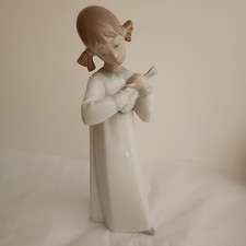 Lladro #4871 Girl with Guitar