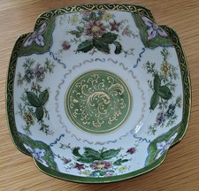 green / white ceramic fruit bowl