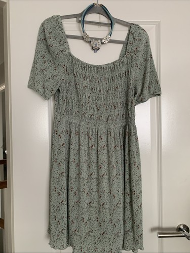 Primark green rose bud - rose,