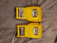 Original Cleto Reyes Lace-Up 16oz Boxing Gloves - yellow