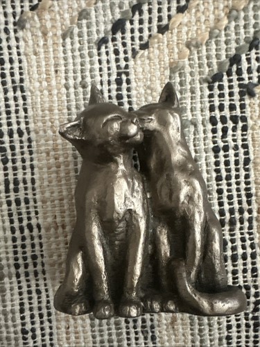 Frith sculptures yum - yum, and
