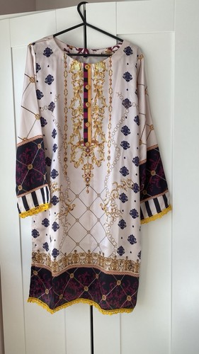 Ornate chain print satin - print,