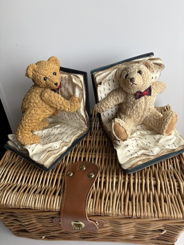 Push shove beau bears paw - push,