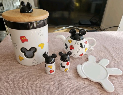 Vintage disney mickey - mickey, biscuit
