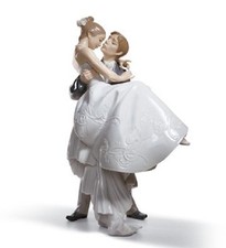 LLADRO PORCELAIN FIGURINE THE HAPPIEST DAY 01008029 WAS £730 NOW £620.50