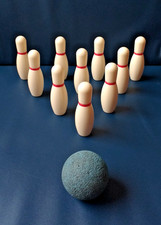 10 Bowling Pins & 1 Ball, Set