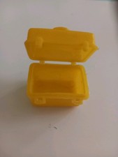 Vintage Dolls Yellow Vanity