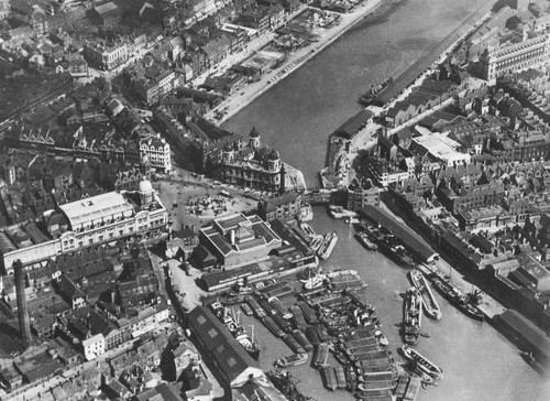 Aerial view hull - of,
