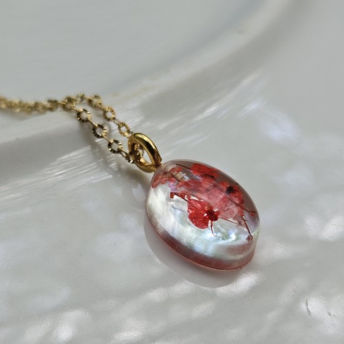 Resin jewelry with real - resin,