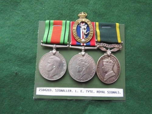 Group medals - ww,