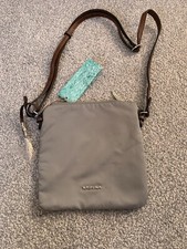 WAIPUNA SHOULDER/ACROSS THE