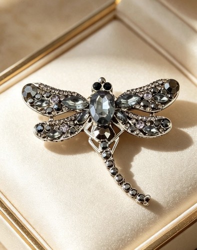 Dragonfly brooch with grey