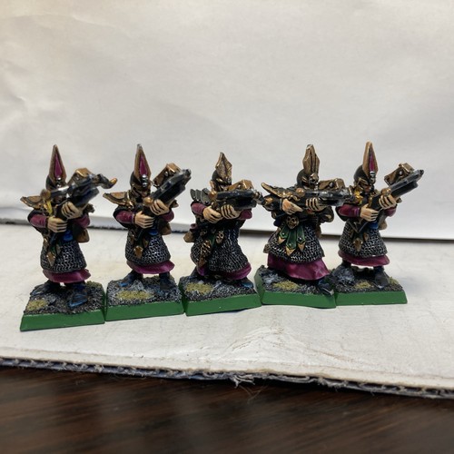 Dark elf with crossbow - elf,