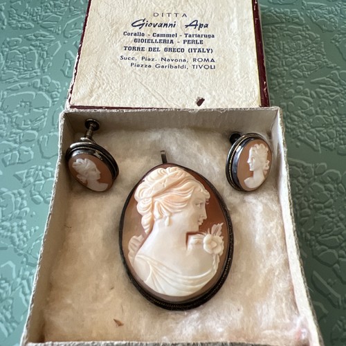 Giovanni apa cameo - giovanni, and