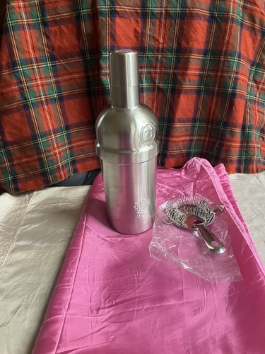Tanqueray brand chrome gin - chrome,