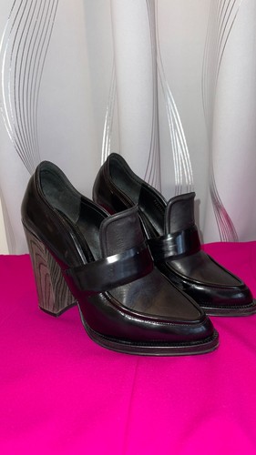This shoes are work - a,