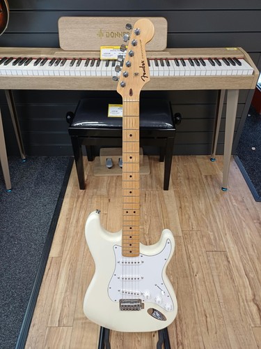 Fender stratocaster standard - stratocaster,