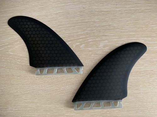 Upright pivot twin fins - upright,