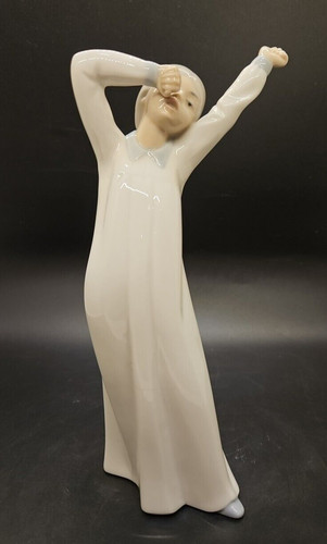 Nao boy lladro yawning - nao,