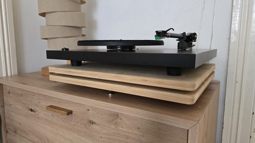 Bamboo record player isolation - record,