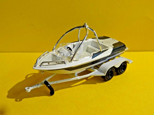 Malibu water ski speed boat - malibu,