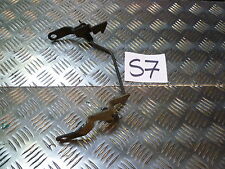 S7 KAWASAKI GPZ 900 R NINJA REAR SEAT RELEASE LATCH CATCH BRACKET *FREE UK POST*