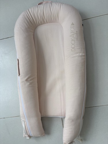 Dockatot deluxe pink white - dockatot,