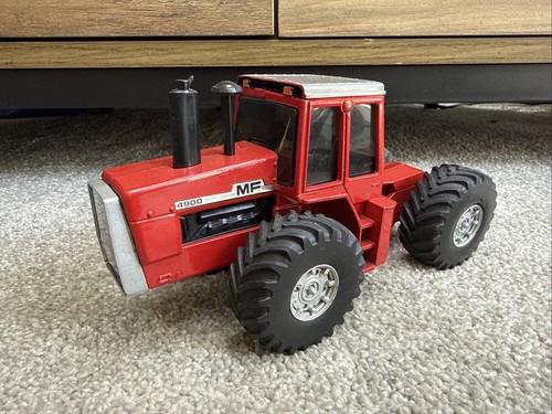 Britains ertl massey - ertl,