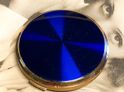 Stratton minimalist metallic