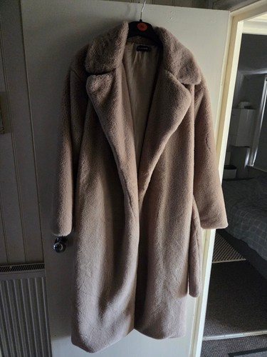 Prettylittlething taupe - prettylittlething,