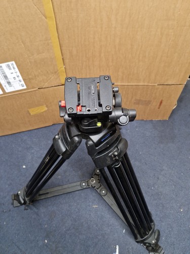 Vinten heavy duty video tripod - video,