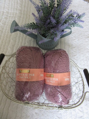 Hayfield super chunky yarn - hayfield,