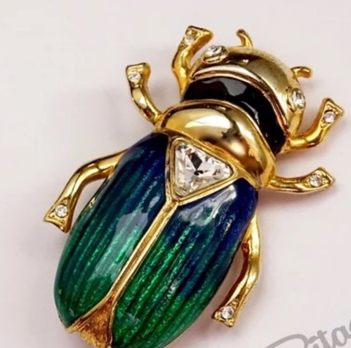 Cabouchon beetle 18ct - cabouchon, gold